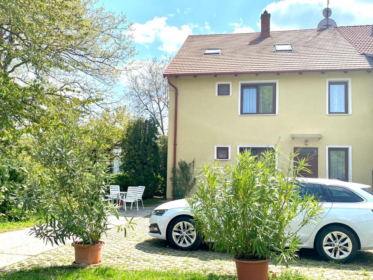 Home Sweet Apartment Xl Bük المظهر الخارجي الصورة